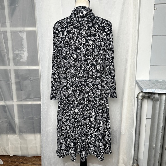 Harlow & Rose Floral Paisley Black & White Collared Flowy Maxi Dress Teacher - Picture 6 of 17